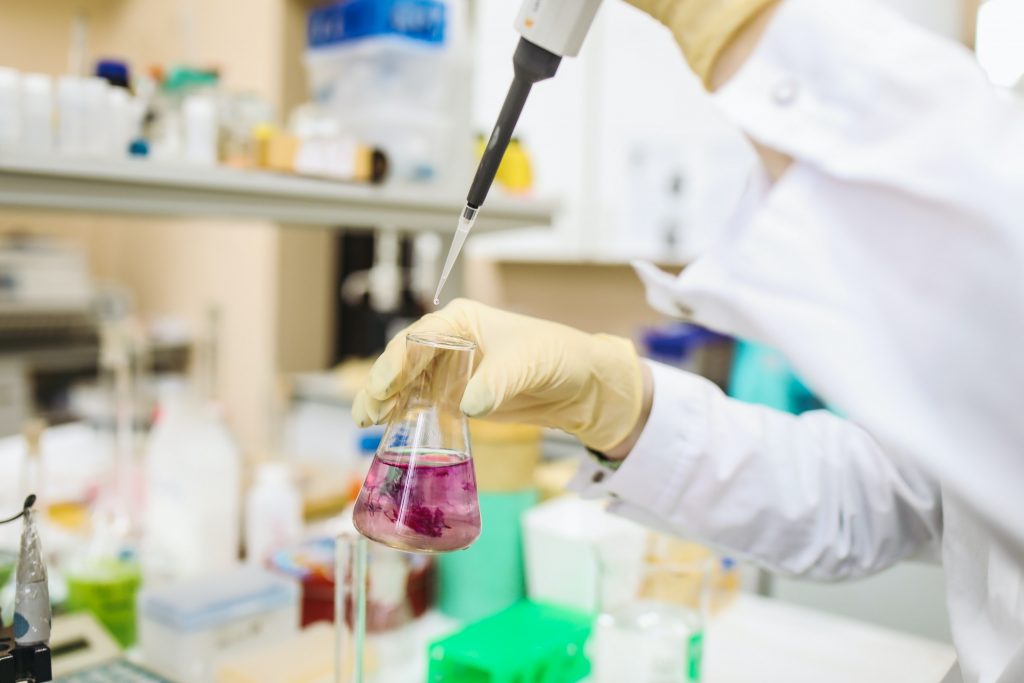Sanitarios y laboratorios
